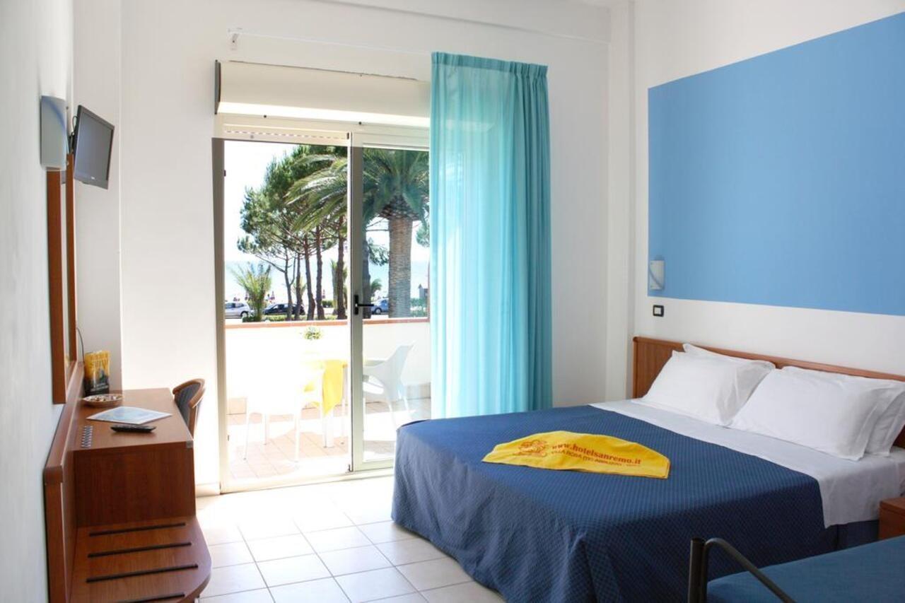 Hotel San Remo - All Inclusive - Fronte Mare - Spiaggia Privata Martinsicuro Esterno foto