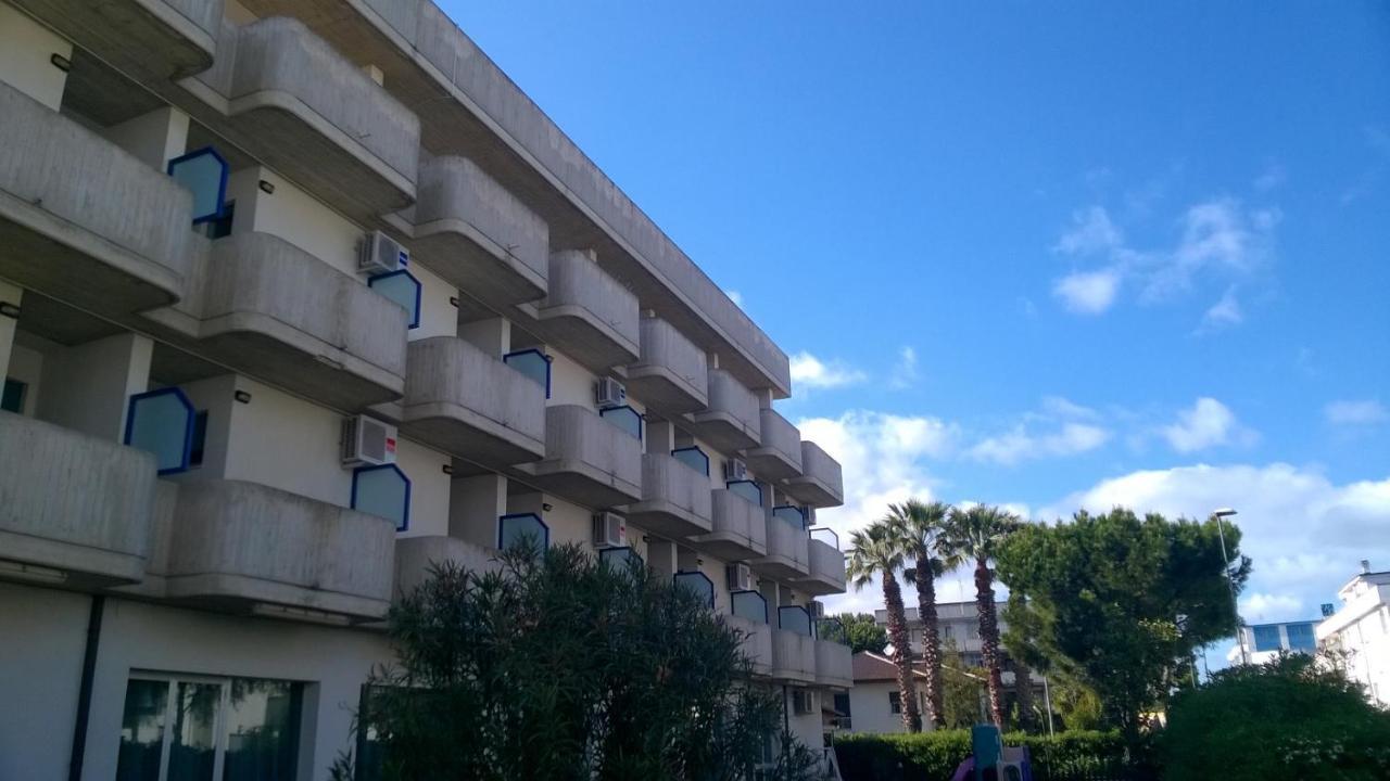 Hotel San Remo - All Inclusive - Fronte Mare - Spiaggia Privata Martinsicuro Esterno foto