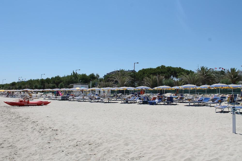 Hotel San Remo - All Inclusive - Fronte Mare - Spiaggia Privata Martinsicuro Esterno foto