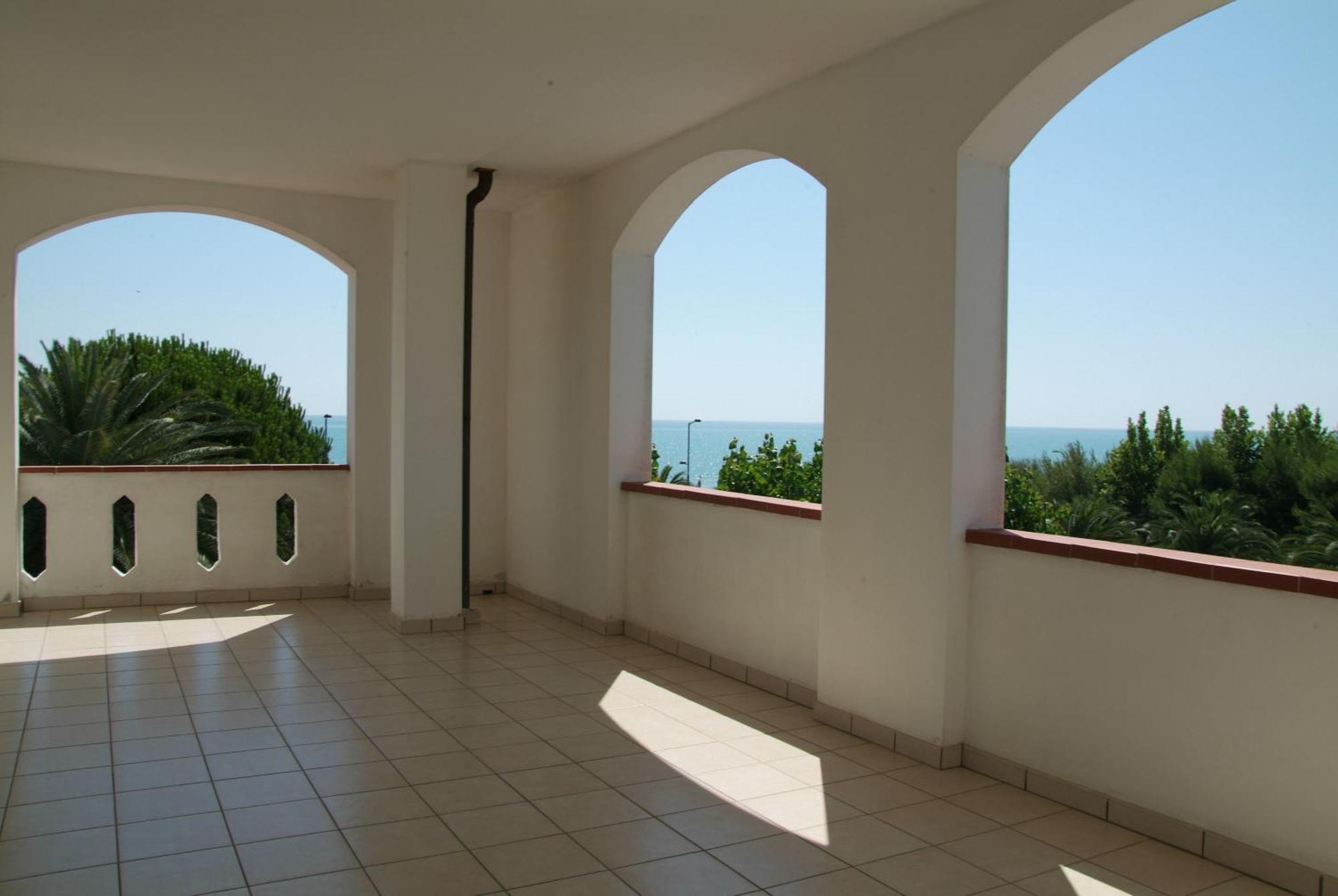 Hotel San Remo - All Inclusive - Fronte Mare - Spiaggia Privata Martinsicuro Esterno foto