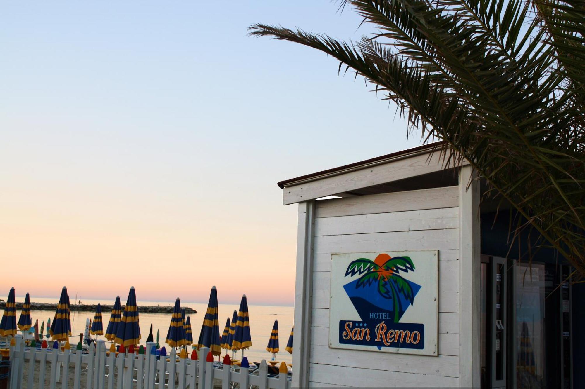 Hotel San Remo - All Inclusive - Fronte Mare - Spiaggia Privata Martinsicuro Esterno foto